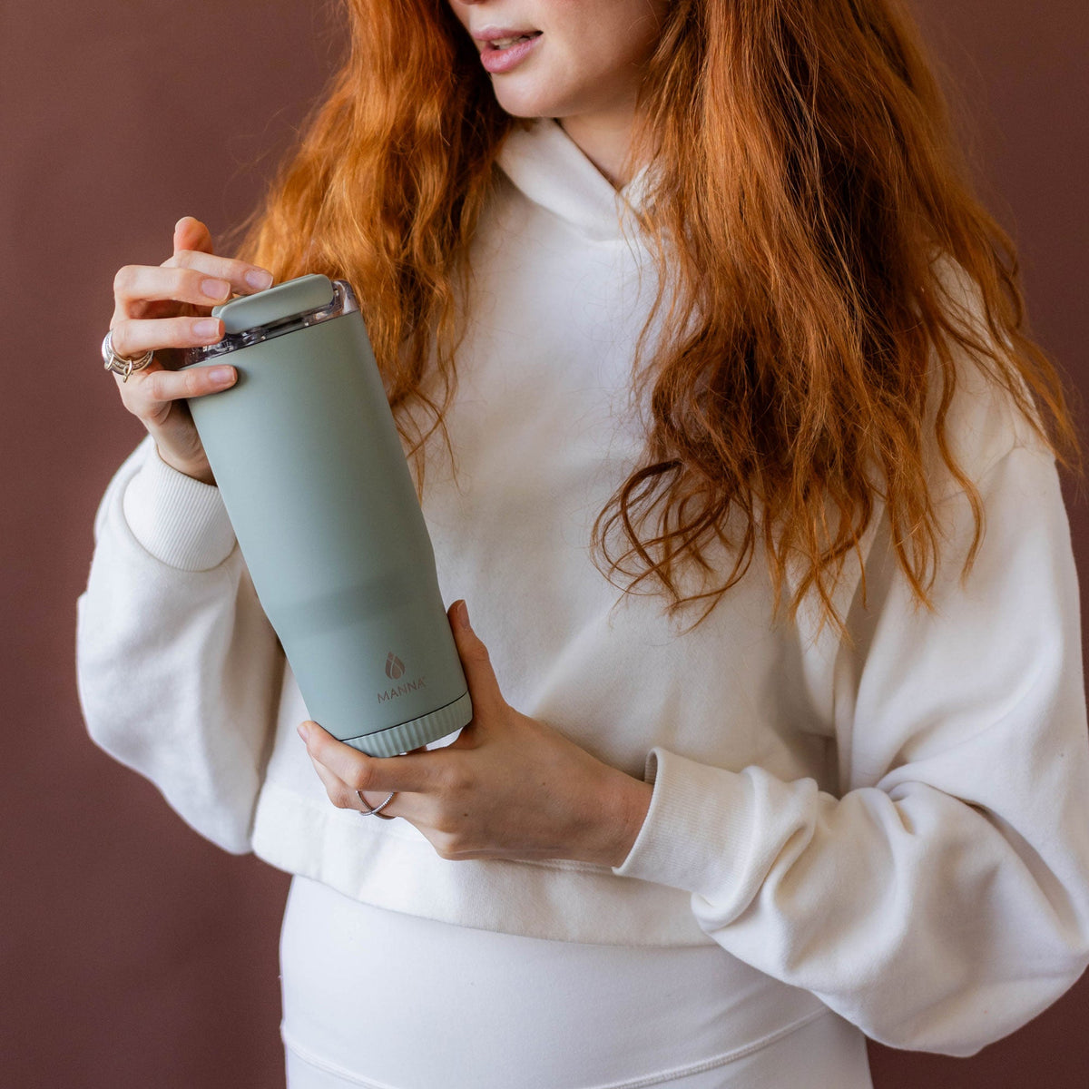 30-oz-groove-tumbler-g9 4Manna_Website_Lifestyles-17.jpg